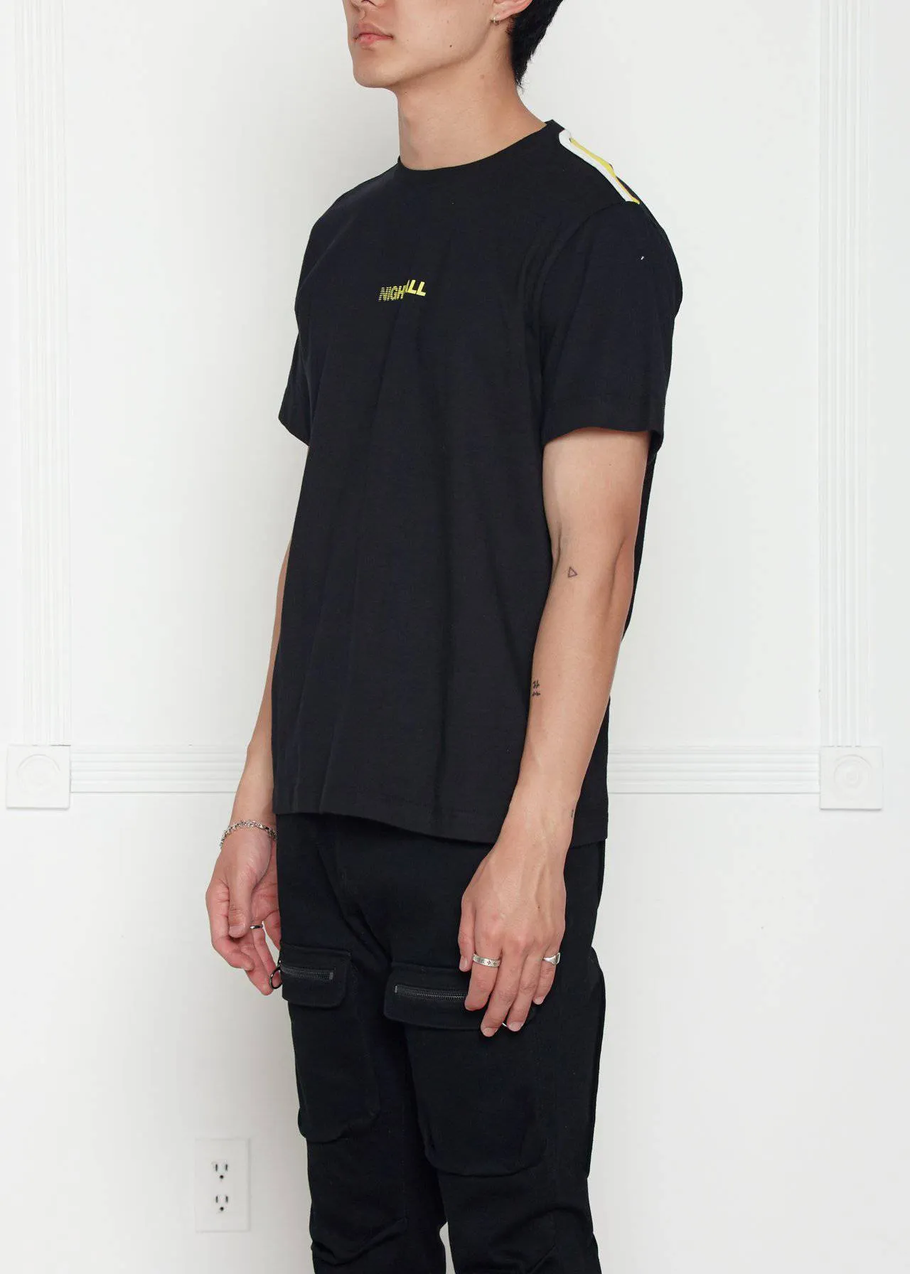 Konus Men's Shoulder Tape Tee in Black